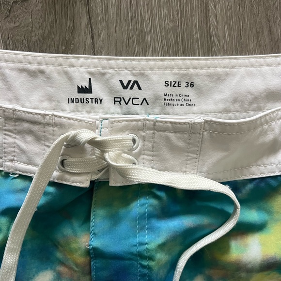 RVCA Size 36 Mens Multicolor Swim Trunks - Picture 4 of 4